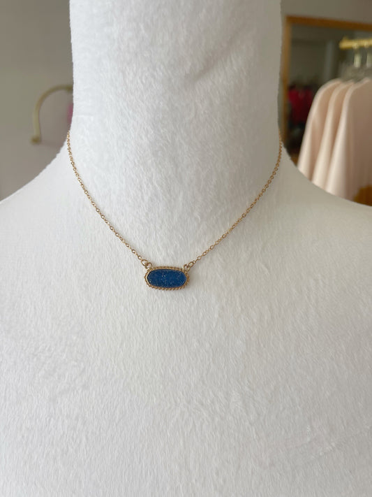 Drusy Accented Short Pendant Necklace: Blue / OS