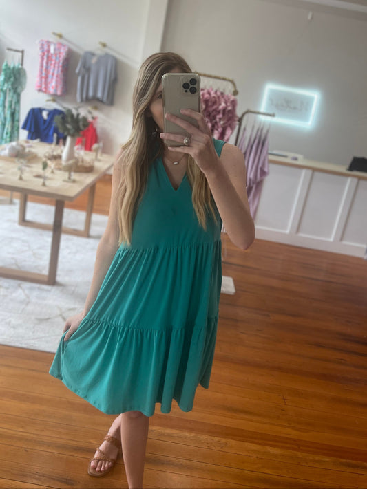 Elegant Works Dress - Stylish and Comfortable Wardrobe Essential