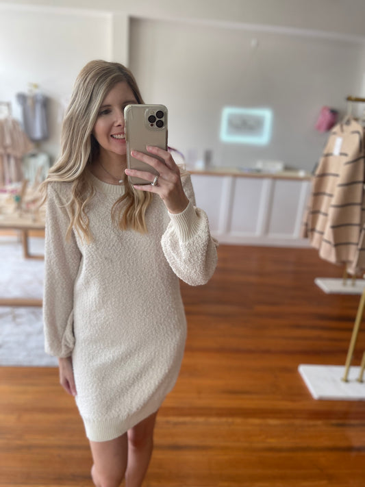 Chic Girl Dress Ivory Stylish Casual Outfit for Modern Women